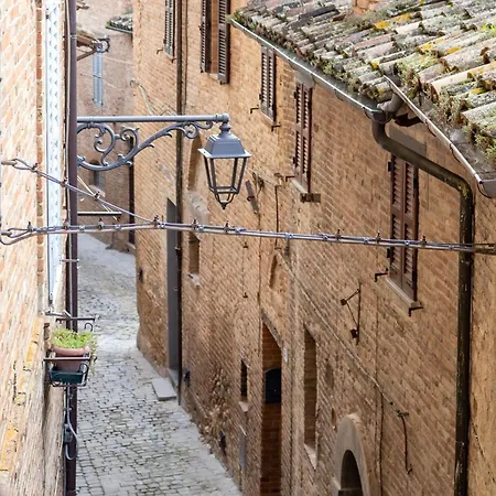 Italian Experience-la Casa Sui Tetti 4 * Sarnano